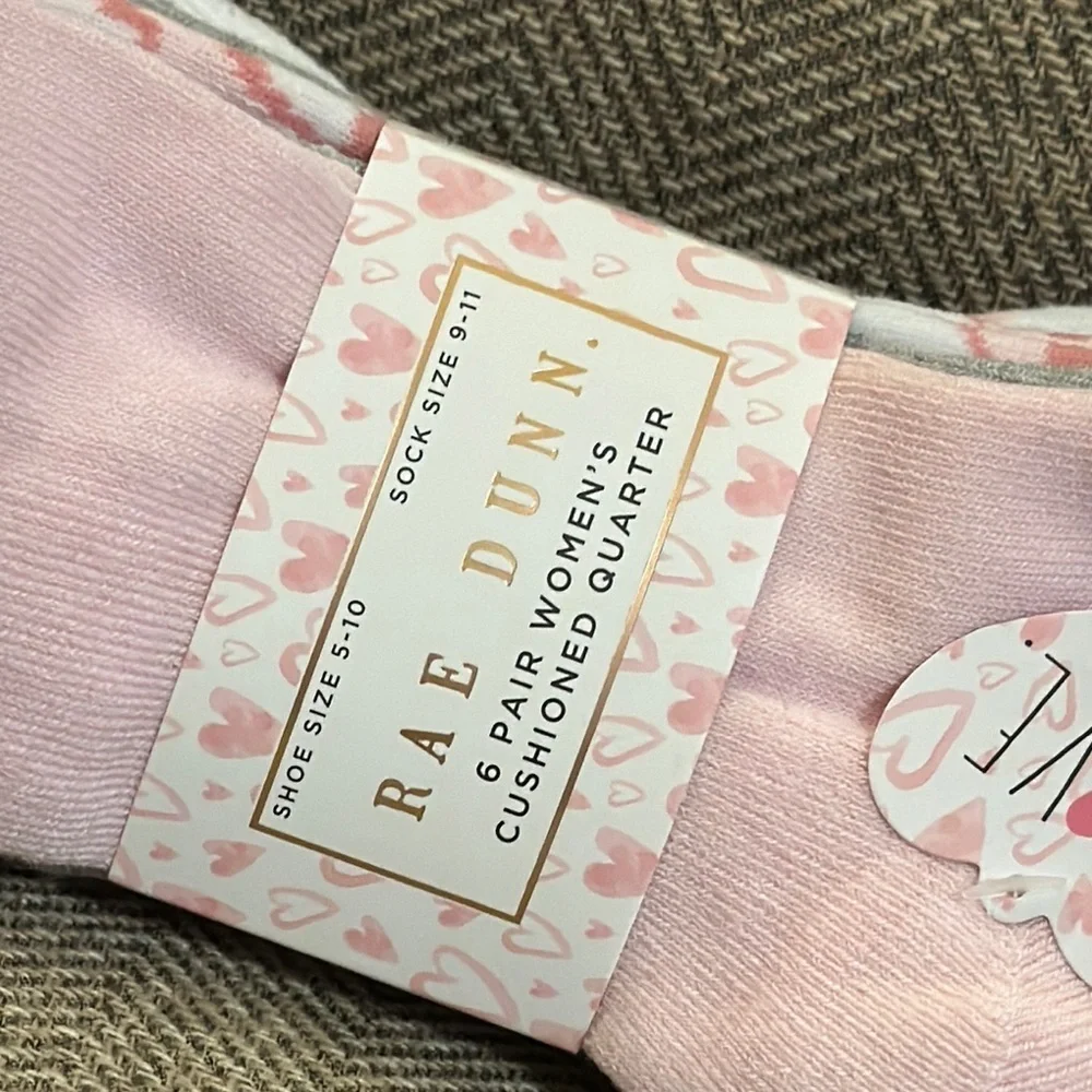 NWT Rae Dunn 6 Pair WMN’s Cushion Quarter Pink,Gray, & White Socks Valentine’s - Picture 4 of 10